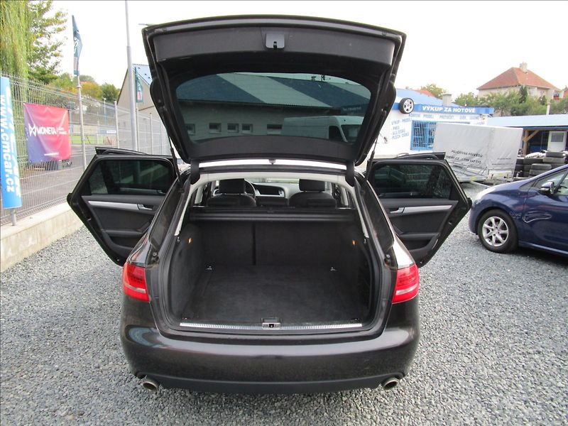 Audi A4 Avant 3.0TDi V6 Quattro, Bi-xe - fotka 33 z 41