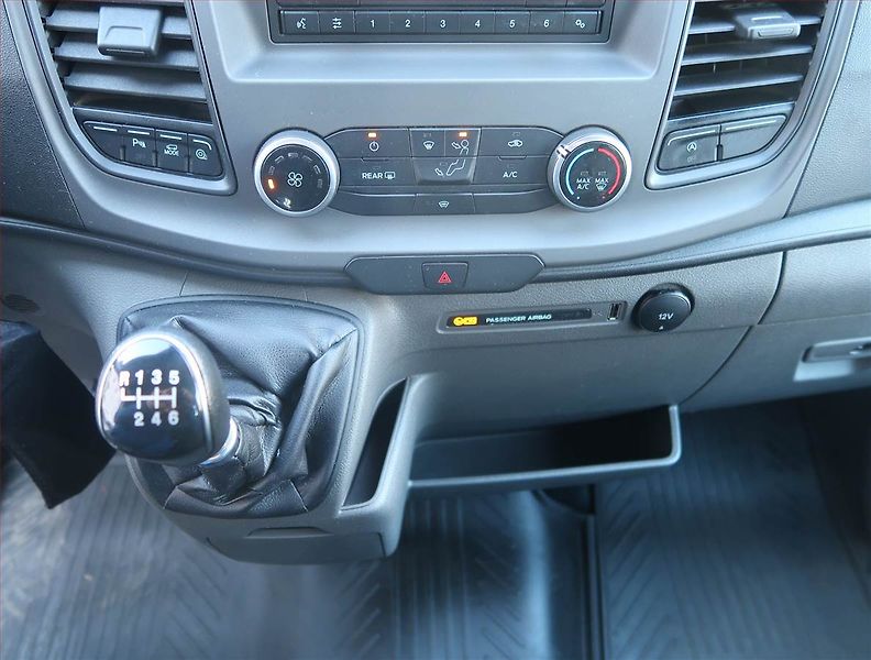 Ford Transit (2021) Trend 2.0 EcoBlue, Bus, 9Míst - fotka 13 z 20