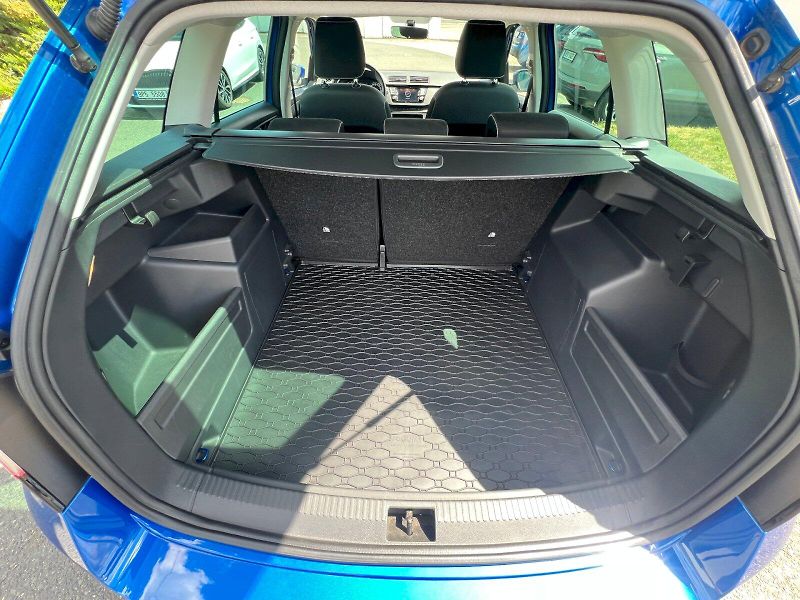 Škoda Fabia (2022) kombi Ambition 1.0 TSI 70 kW 5 - fotka 27 z 28