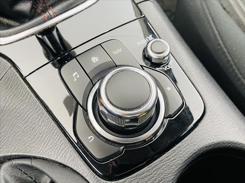 Mazda 3 1,5 Skyactiv-G Navi - fotka 21 z 26