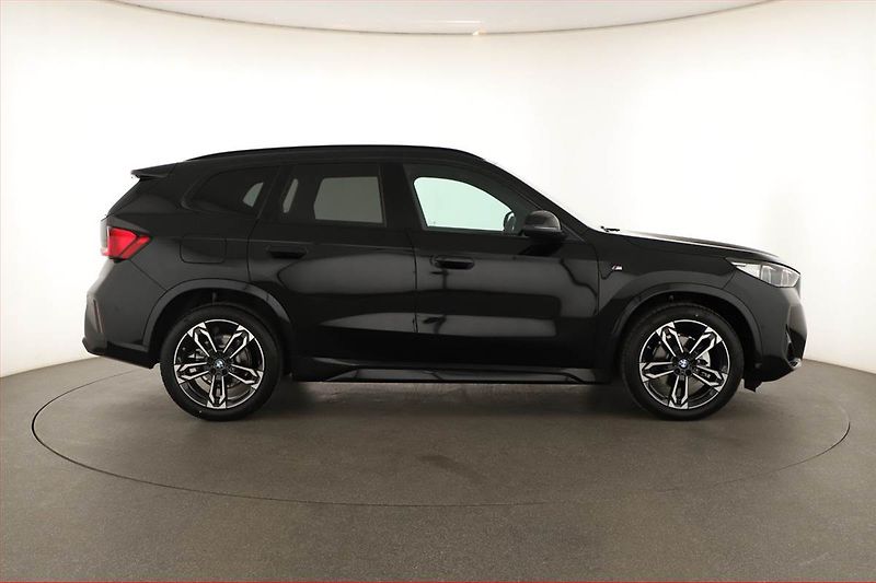 BMW X1 (2025) sDrive18i, Výhřev, Navi - fotka 6 z 25