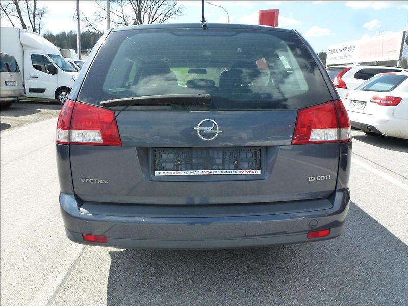 Opel Vectra 1,9 CDTi Wagon Station - fotka 9 z 44