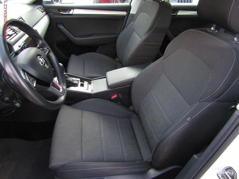 Škoda Superb (2019) 2.0 TDi, ČR, Style, DSG - fotka 9 z 23