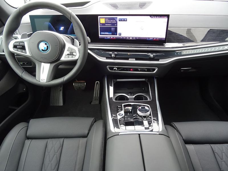 BMW X5 xDrive50e - fotka 4 z 6