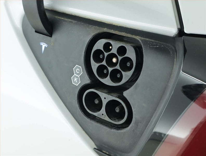 Tesla Model Y (2022) Long Range AWD 79kWh, SoH 91% - fotka 22 z 23