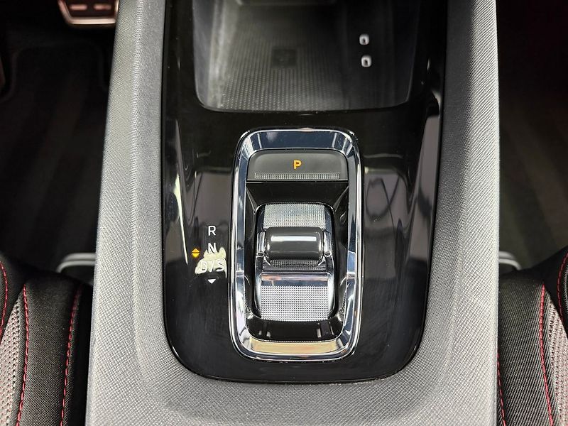 Škoda Octavia 2.0 TSI 180KW DSG RS, HUD, WEB - fotka 26 z 30