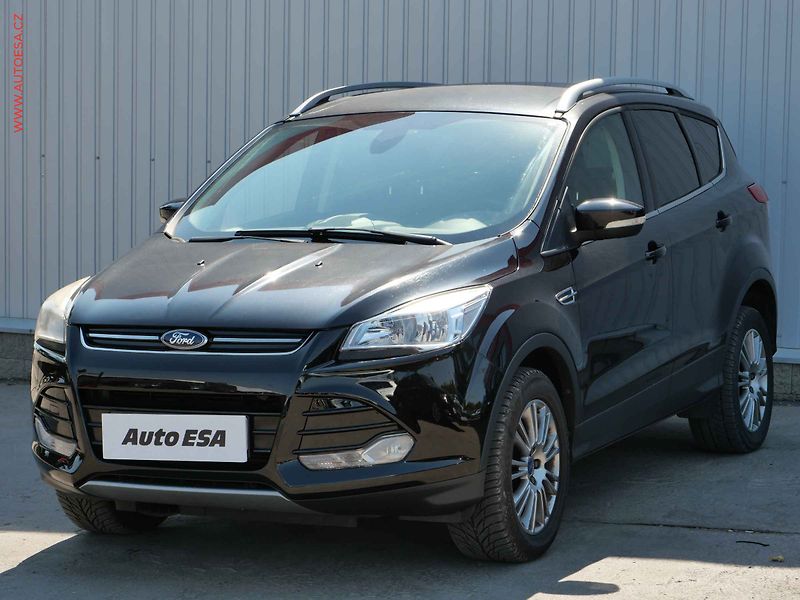 Ford Kuga (2013) 2.0 TDCi 4x4, AT, navi, kůže - fotka 2 z 20