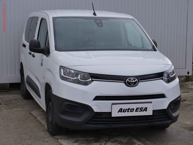 Toyota ProAce City Verso (2023) 1.2T MAXi, 1.maj,ČR, AC - fotografie inzerátu