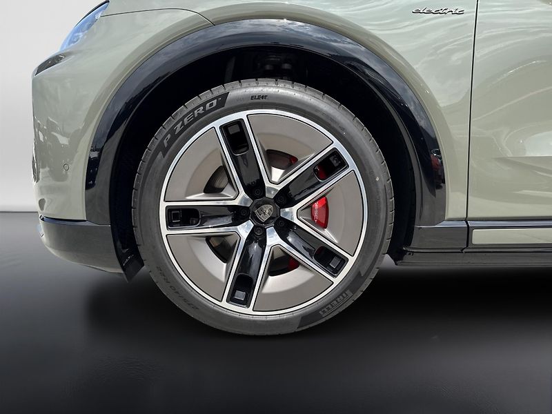 Porsche Cayenne Turbo Electric - fotka 9 z 29