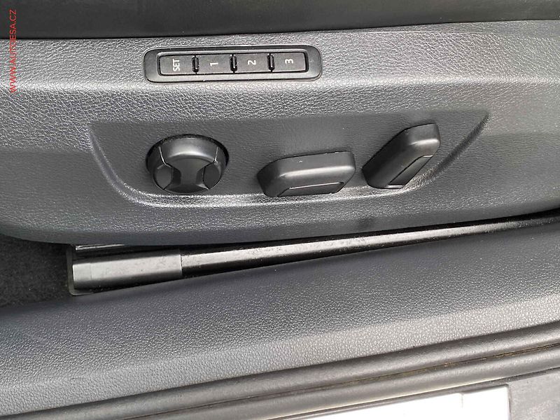 Škoda Superb (2023) 2.0 TSi, ČR, SportLine, DSG - fotka 12 z 23