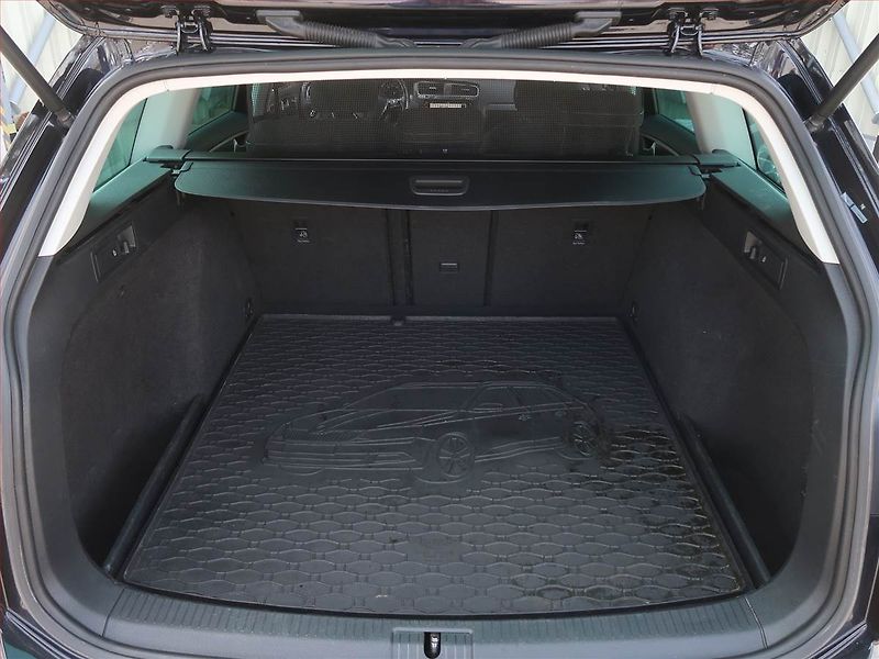 Volkswagen Golf (2019) 2.0 TDI, Automat, Serv.kniha - fotka 14 z 16