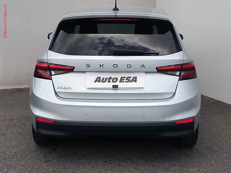 Škoda Fabia (2024) 1.0 TSi, ČR, DSG, LED, park - fotka 5 z 28