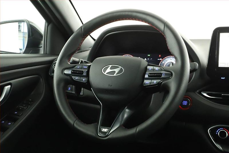Hyundai i30 (2025) 1.5 T-GDI MHEV 48V, N-Line - fotka 8 z 15