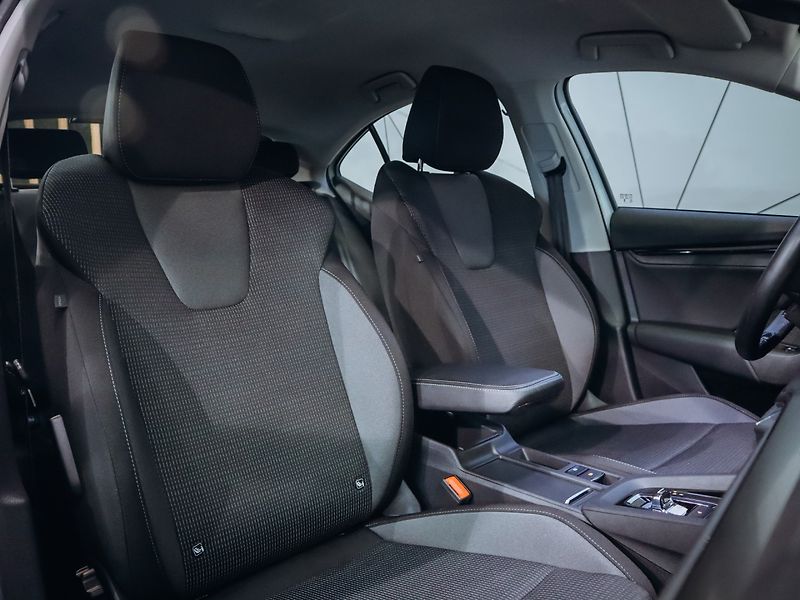 Škoda Octavia 2.0 TDI 110kW DSG Ambition - fotka 27 z 29