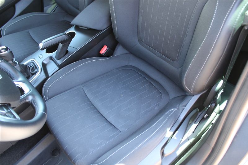 Renault Mégane 1,3 TCe  NOVÉ V ČR,1.MAJITEL - fotka 24 z 29