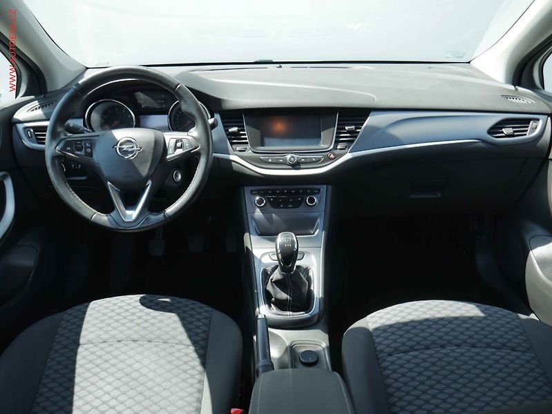 Opel Astra (2018) 1.4T, 2.maj,ČR, AC, park - fotka 8 z 14