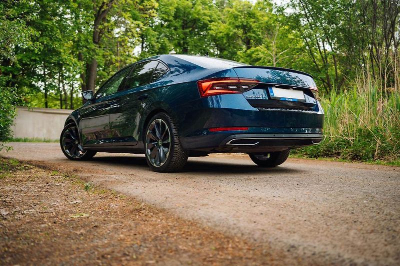 Škoda Superb (2020) iV 1.4 TSI PHEV, ČR, AUTOMAT - fotka 4 z 32