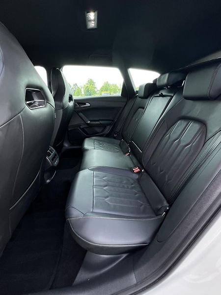 Cupra Leon 1.4 TSI e-Hybrid 150kW TZ DPH - fotka 24 z 29