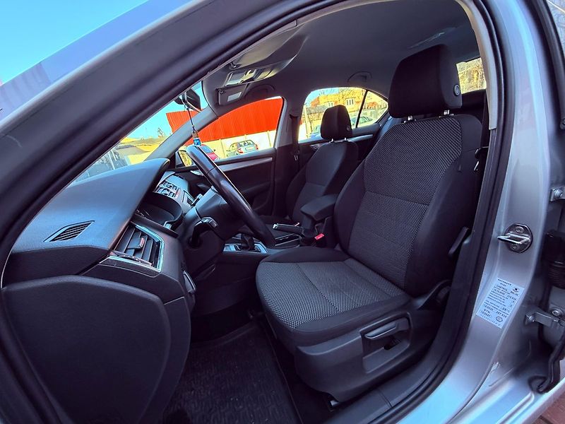 Škoda Octavia 1.6 TDi Ambition Fresh, ČR - fotka 13 z 23