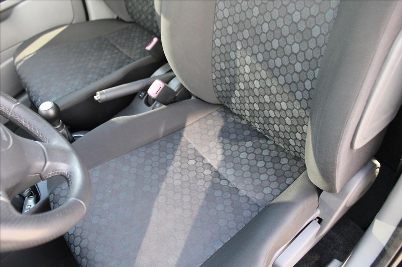 Suzuki SX4 1,6 VVT  4x4,KEYLESS,TAŽNÉ - fotka 19 z 25
