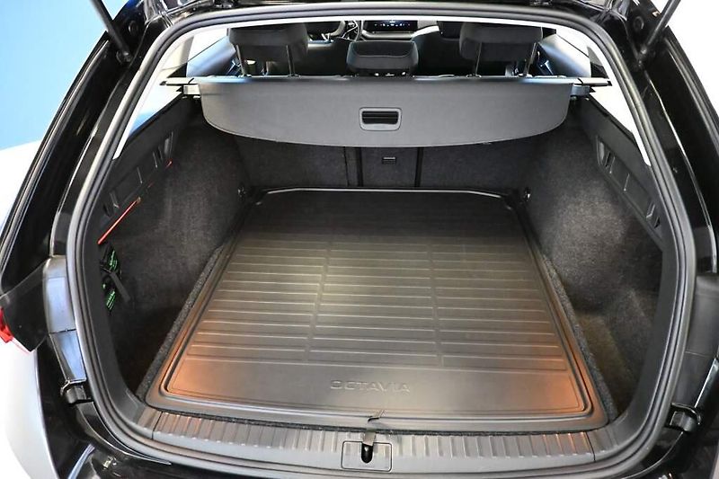 Škoda Octavia (2023) 2.0 DSG LED ACC VIRTUAL TDI - fotka 8 z 30