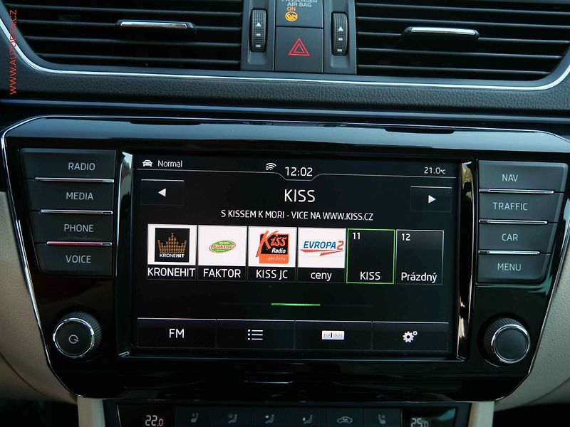 Škoda Superb (2015) 2.0 TSi 4x4, 2.maj,ČR, L&K - fotka 22 z 35