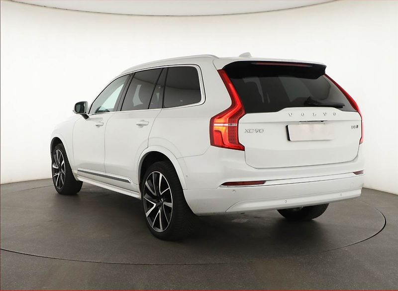 Volvo XC90 (2024) B5 AWD - fotka 4 z 20