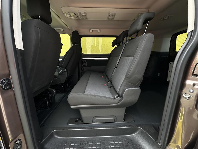 Toyota ProAce (2020) AUTOMAT 2.0/130kW ČR * 5.Míst  - fotka 23 z 36