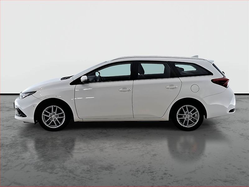 Toyota Auris (2018) 1.6 Valvematic, ČR,1.maj - fotka 3 z 18