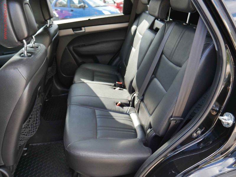 Kia Sorento (2013) 2.2 CRDi 4x4, 1.maj,ČR, AT - fotka 10 z 17