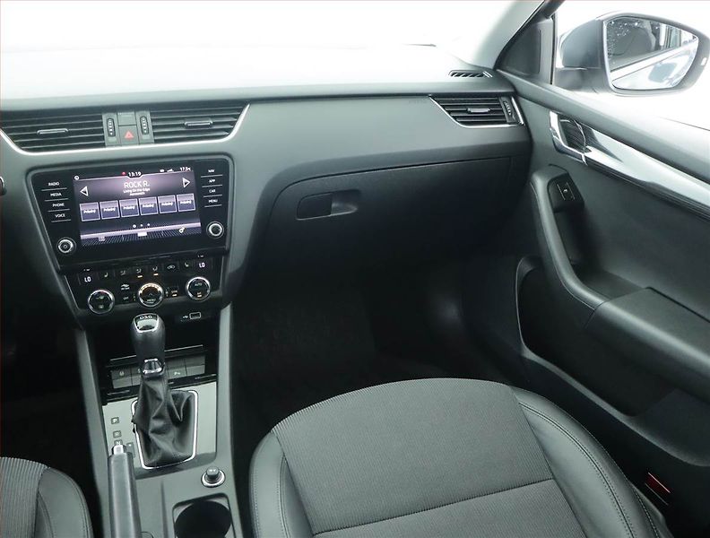 Škoda Octavia (2018) 2.0 TDI, Automat, Kůže, Navi - fotka 8 z 22