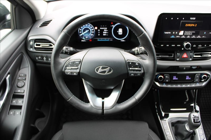 Hyundai i30 1,5 CVVT  ČR,1MAJ,ZÁRUKA,STYLE - fotka 11 z 32
