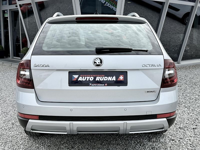 Škoda Octavia Scout 2,0 TDI 4x4 Automat  - fotka 11 z 37