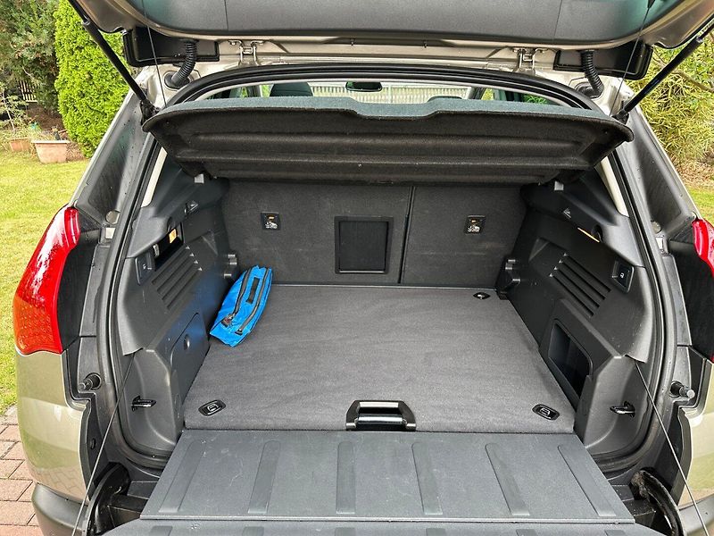 Peugeot 3008 (2011) 1.6Thp 115kw - fotka 14 z 27