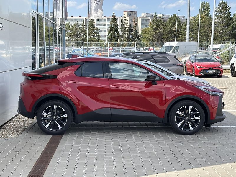 Toyota C-HR STYLE 1,8 HEV AT - fotka 13 z 14