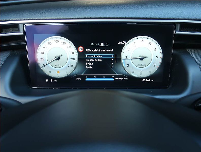 Hyundai Tucson (2021) 1.6 T-GDI - fotka 11 z 15