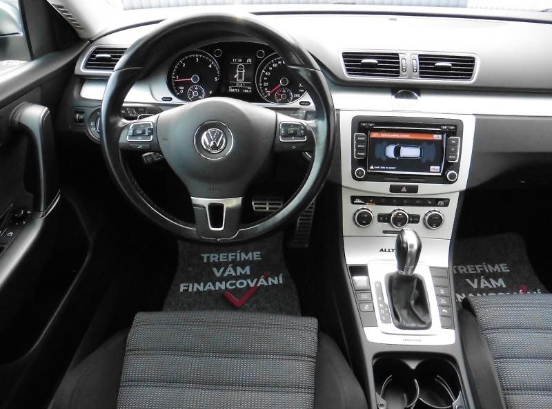 Volkswagen Passat 2,0 TDI Alltrack 4motion DSG - fotka 13 z 14