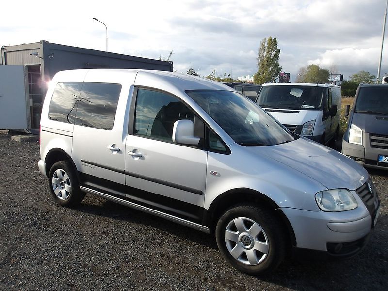 Volkswagen Caddy 1,4i ČR 5 MÍST NOVÉ BRZDY ! - fotka 10 z 26
