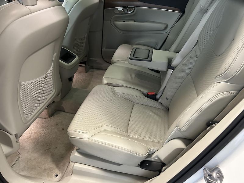 Volvo XC90 (2017) D5 AWD Drive-E Inscrip Panoram - fotka 19 z 30