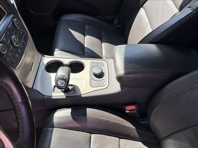Jeep Grand Cherokee 3,0 CRD 184KW SUMMIT ČR.1.MAJ. - fotka 14 z 38