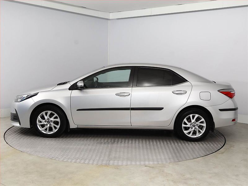 Toyota Corolla (2019) Active 1.6 Valvematic - fotka 3 z 16