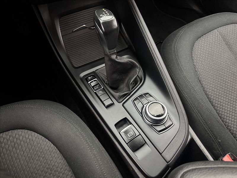 BMW X1 2,0 18d AUTOMAT SERVIS ČR - fotka 28 z 44