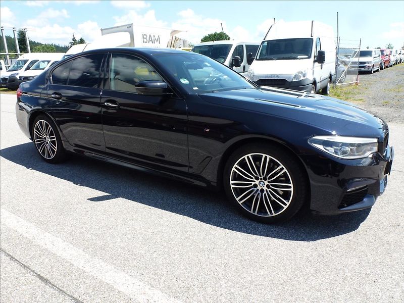 BMW Řada 5 3,0 D X-Drive M-Paket  Carbon - fotka 7 z 62