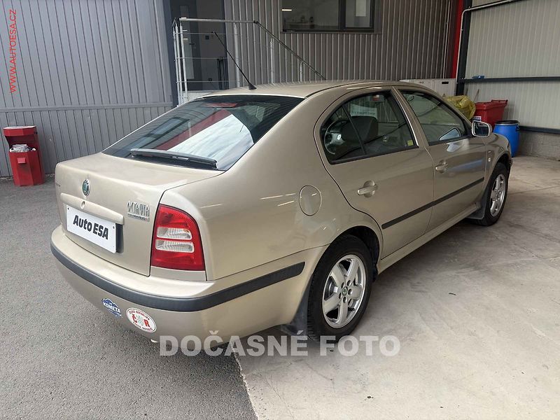Škoda Octavia (2005) 1.6 MPI, 1.maj,ČR, servis - fotka 2 z 3
