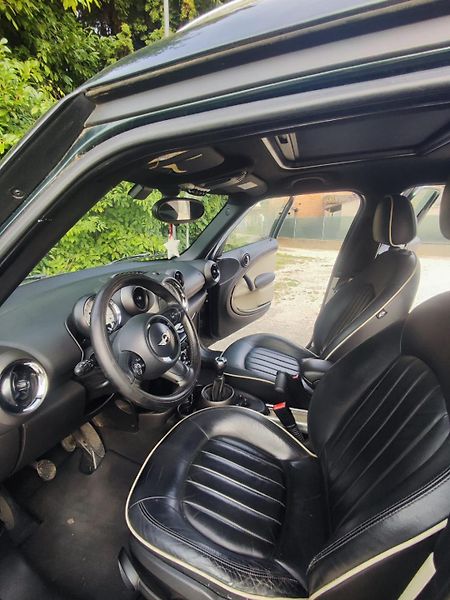 Mini Countryman 1.6 D 4X4 VYHŘ.SEDAD/PANORAMA - fotka 17 z 27