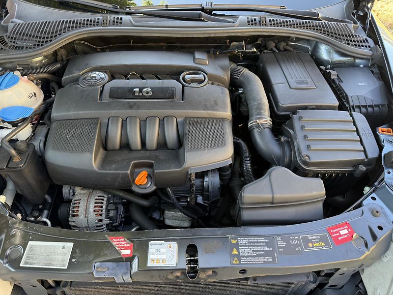 Škoda Octavia 1,6i 75kW ELEGANCE - fotka 20 z 20