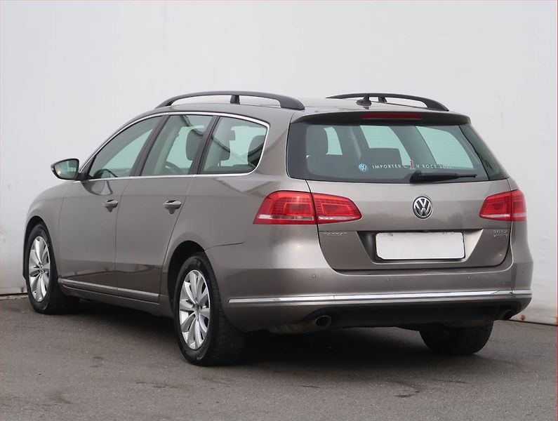 Volkswagen Passat (2012) Comfortline 2.0 TDI, 4X4 - fotka 4 z 22