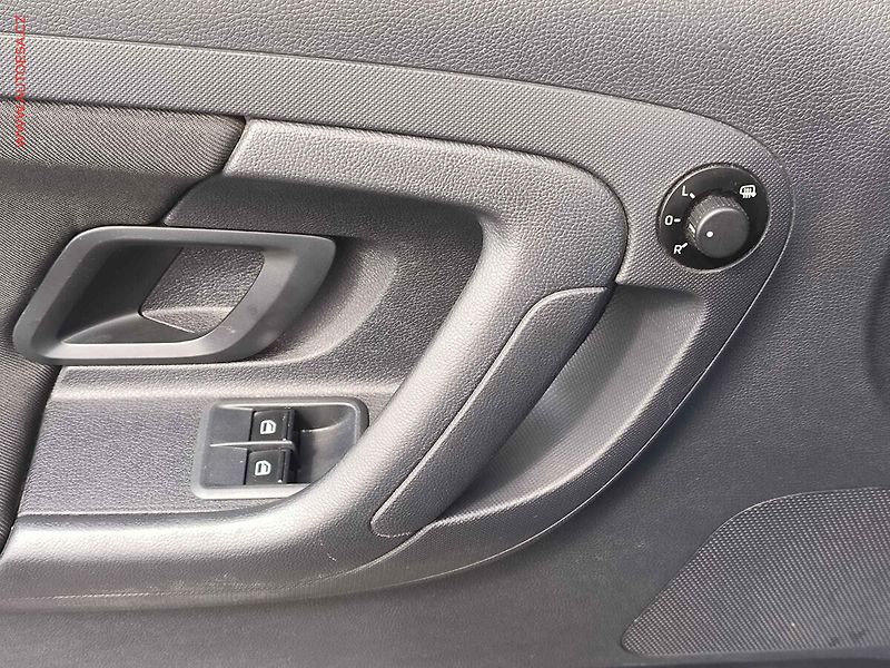 Škoda Fabia (2013) 1.2 TSi, 2.maj,ČR, AC, kamera - fotka 14 z 16
