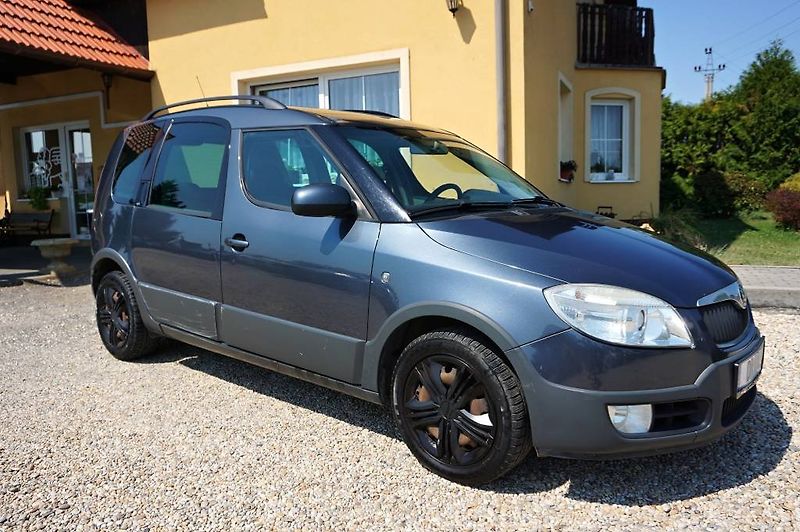 Škoda Roomster (2007) SCOUT 1,6 16V 77 kW - fotka 2 z 36