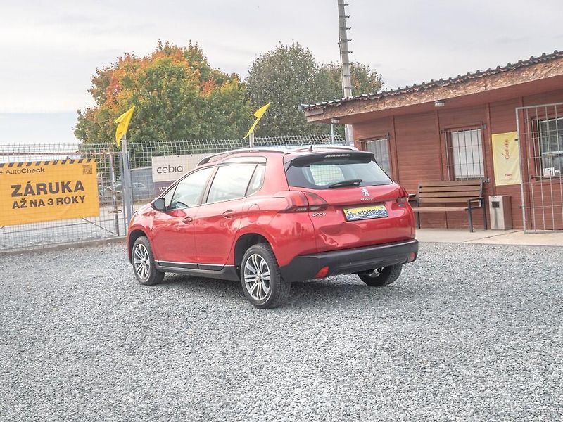 Peugeot 2008 (2017) ČR 1.2T 81KW – 88.359KM - fotka 7 z 41
